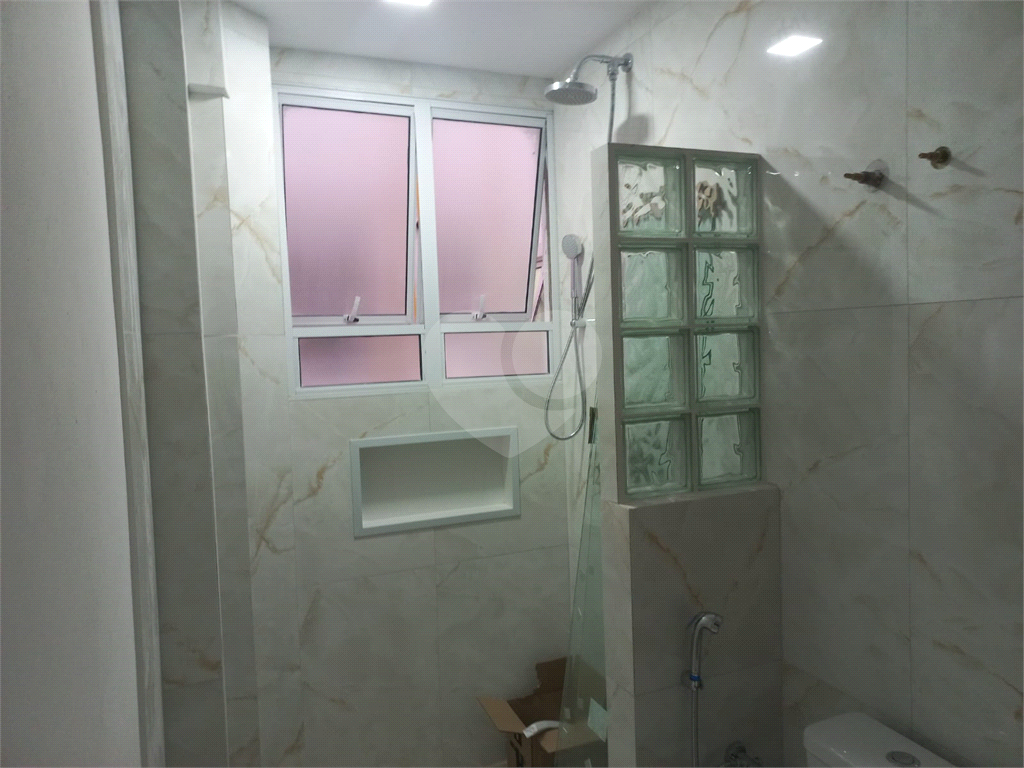 APARTAMENTO em PINHEIROS