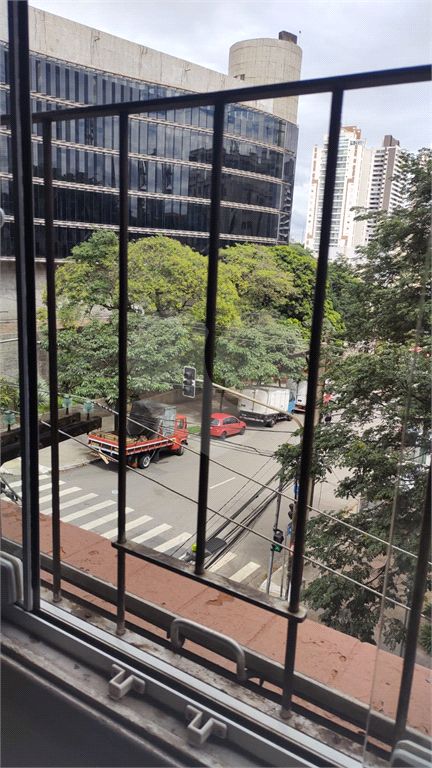 APARTAMENTO em PINHEIROS