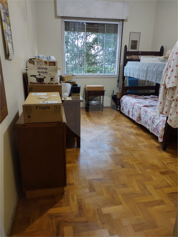 APARTAMENTO em PINHEIROS