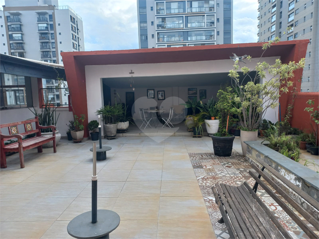 APARTAMENTO em PINHEIROS