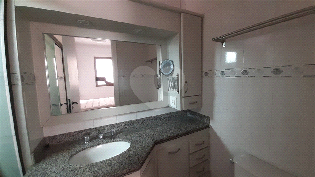 Aluga-se: Apartamento de 92 metros, 3 quartos (1 Suíte) e 2 vagas, em Santana!