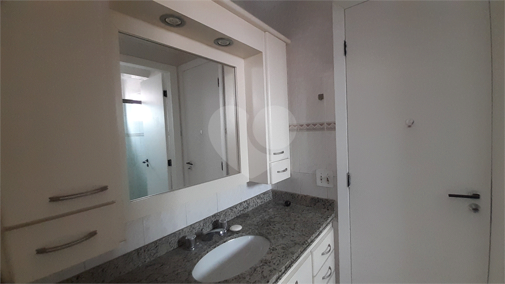 Aluga-se: Apartamento de 92 metros, 3 quartos (1 Suíte) e 2 vagas, em Santana!