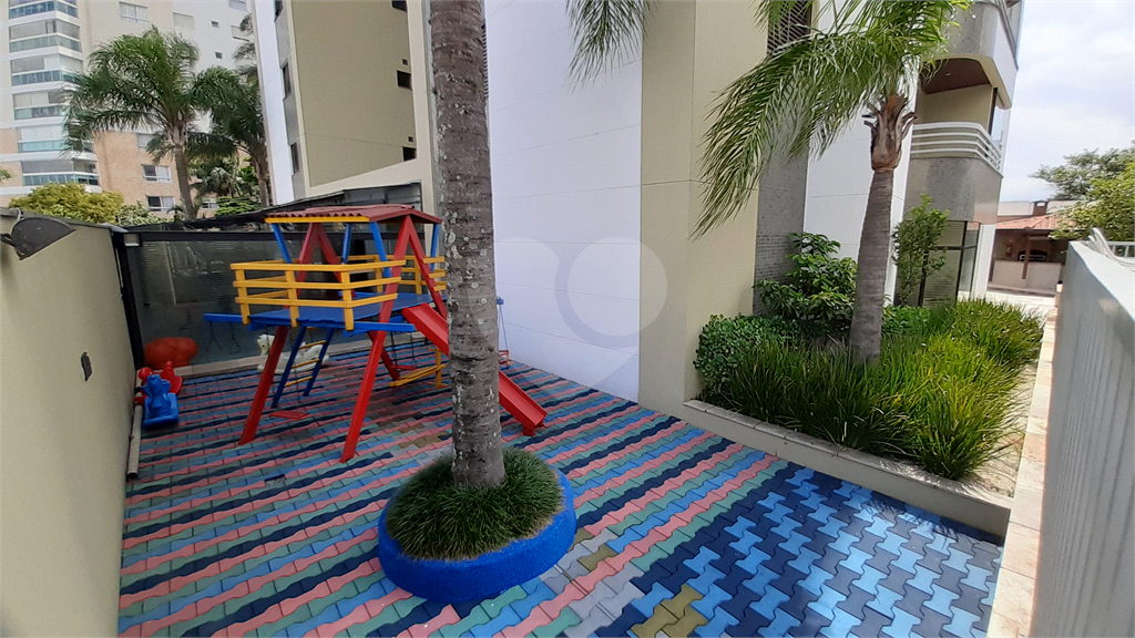 Aluga-se: Apartamento de 92 metros, 3 quartos (1 Suíte) e 2 vagas, em Santana!