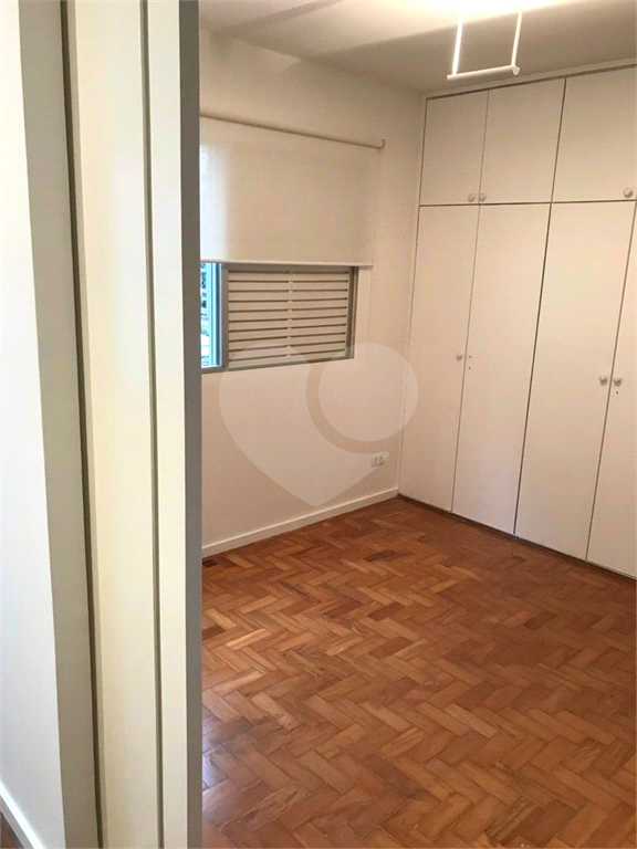 Apartamento em Moema com 3 quartos - reformado
