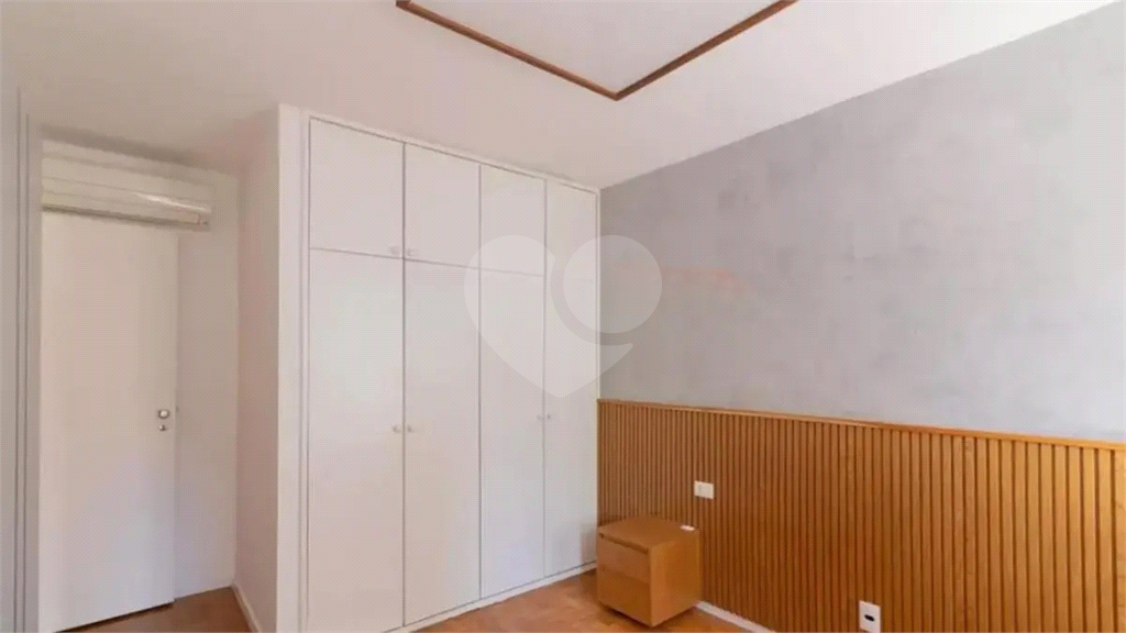 Apartamento em Moema com 3 quartos - reformado