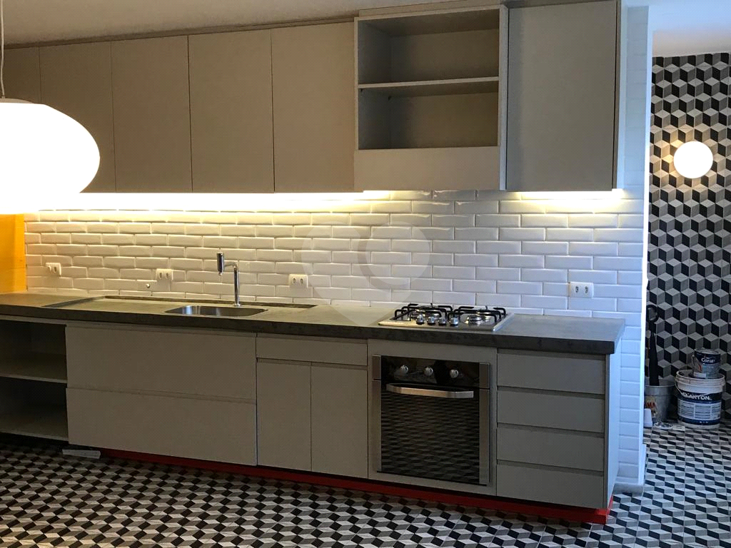 Apartamento em Moema com 3 quartos - reformado