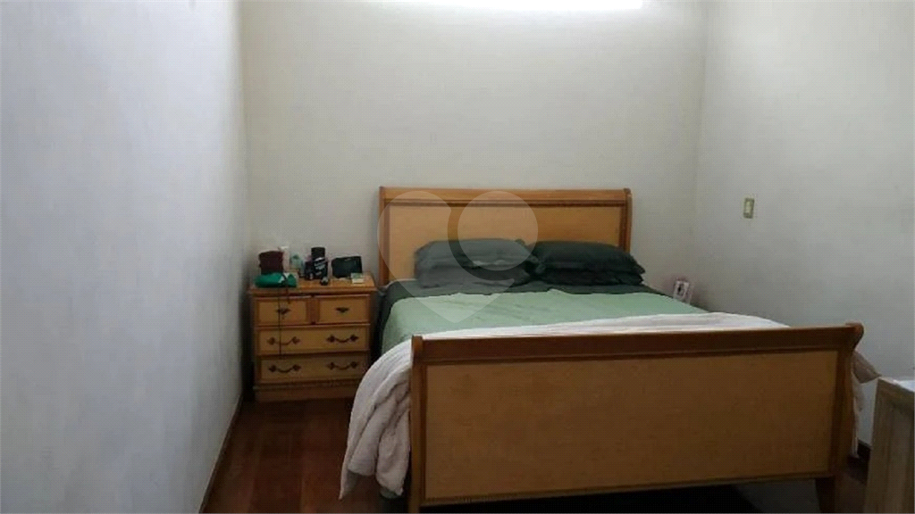 SOBRADO em JARDIM SANTA MENA