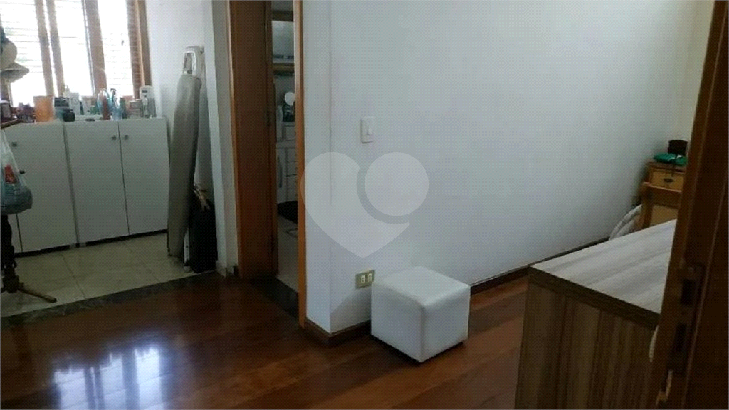 SOBRADO em JARDIM SANTA MENA