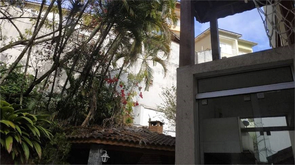 SOBRADO em JARDIM SANTA MENA