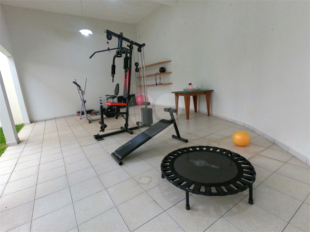 Belíssima casa de alto padrão em condomínio em Atibaia. 