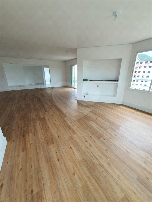 APARATAMENTO DE 200M2 NO MANDAQUI 3 SUITES, SENDO 1 SUITE MASTER, 5 BANHEIROS 6 VAGAS DE GARAGEM 