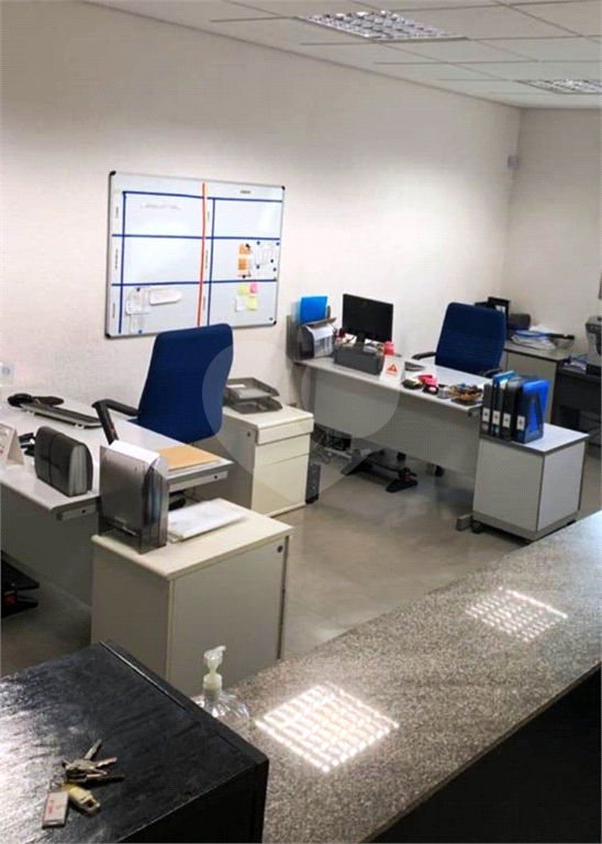 PRÉDIO INTEIRO em PENHA