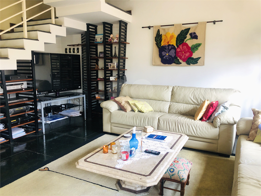 Sobrado no Mandaqui com 3 dormitórios, 1 suite e 5 vagas