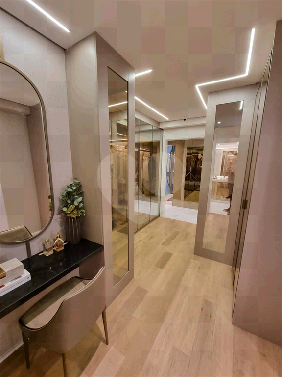 Cobertura duplex 306m² ampla sala de estar com varanda 3 suítes 3 vagas Perdizes
