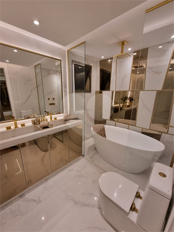 Cobertura duplex 306m² ampla sala de estar com varanda 3 suítes 3 vagas Perdizes
