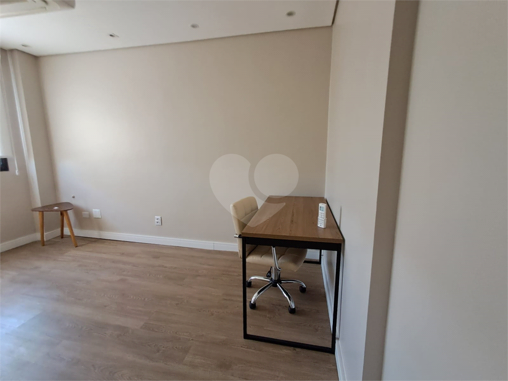 Sala Comercial de 41m² com 2 salas, 1 recepção, copa, 1 banheiro e 1 vaga Perdizes 