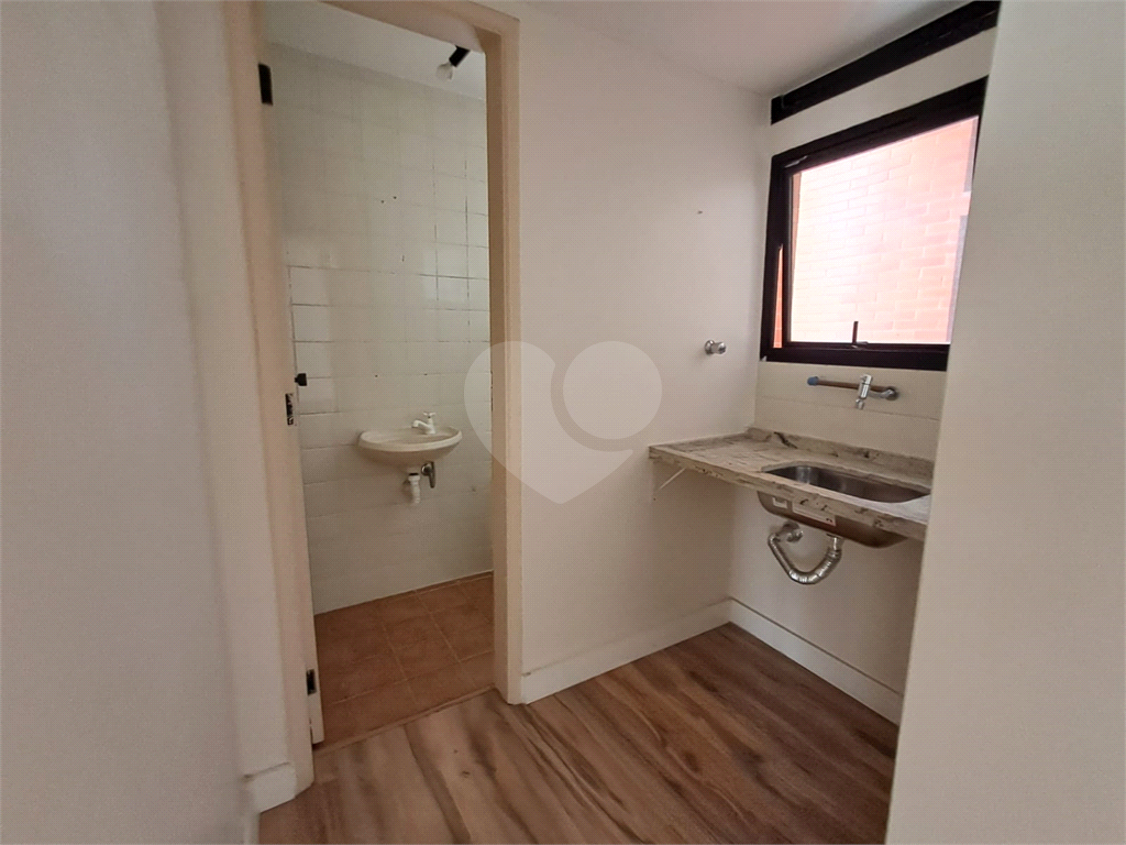 Sala Comercial de 41 m² com copa, 1 banheiro e 1 vaga Perdizes