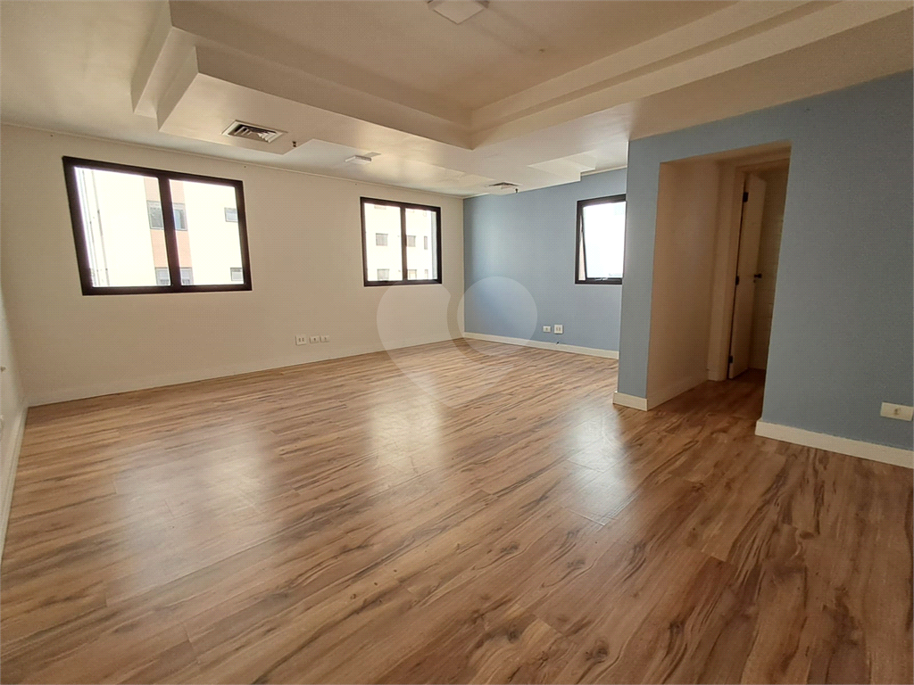 Sala Comercial de 41 m² com copa, 1 banheiro e 1 vaga Perdizes