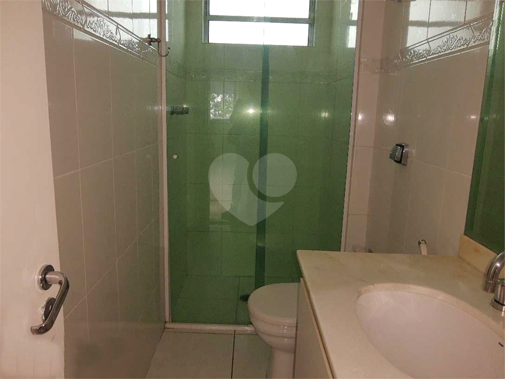 Apartamento com 176m2 na Rua Dr. Albuquerque Lins, com 3 quartos em Higienópolis
