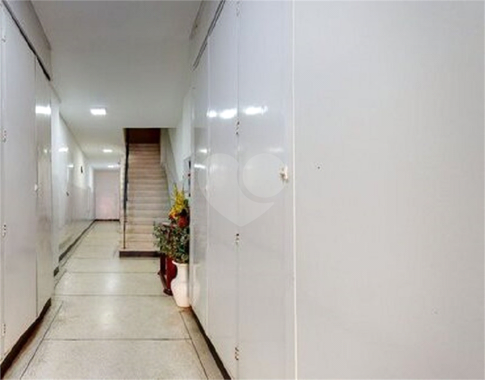 Apartamento à venda com 1 quarto, 75m² - Foto 19