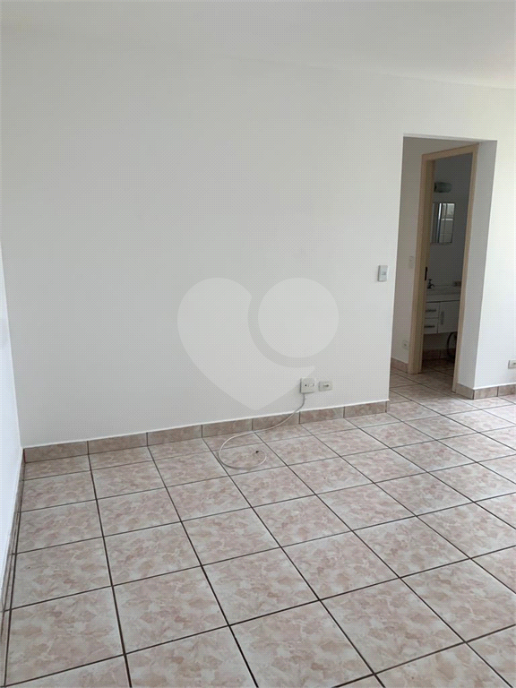 Apartamento à venda com 2 quartos, 50m² - Foto 2