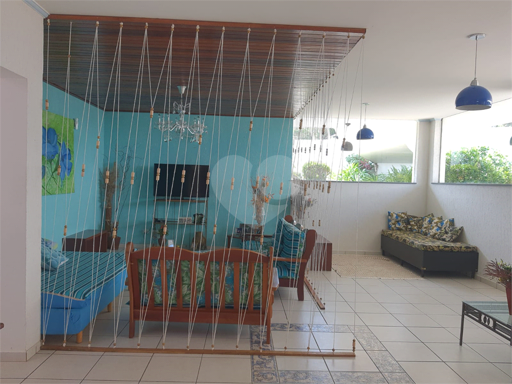 Chácara em Arujá dentro condomínio Fechado com lazer completo.
