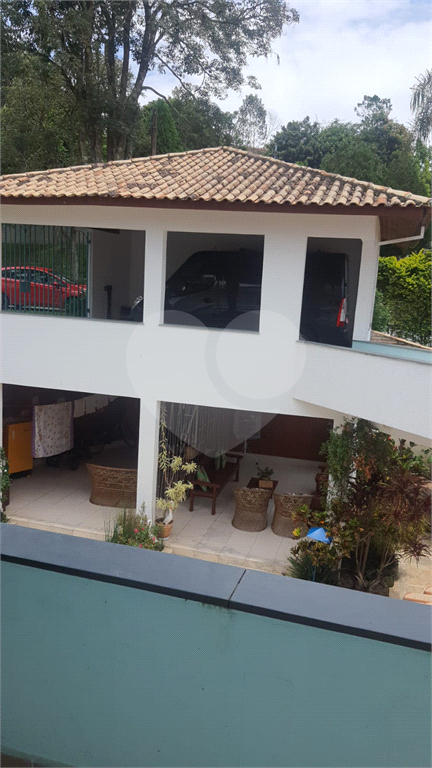 Chácara em Arujá dentro condomínio Fechado com lazer completo.