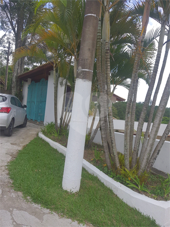 Chácara em Arujá dentro condomínio Fechado com lazer completo.