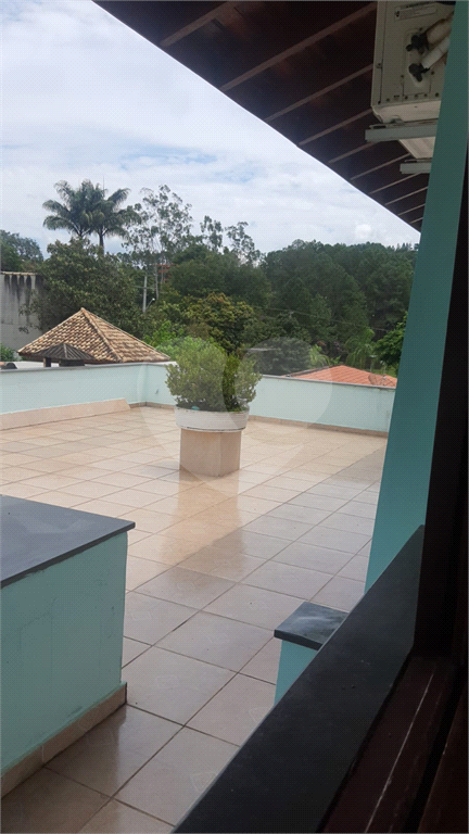 Chácara em Arujá dentro condomínio Fechado com lazer completo.
