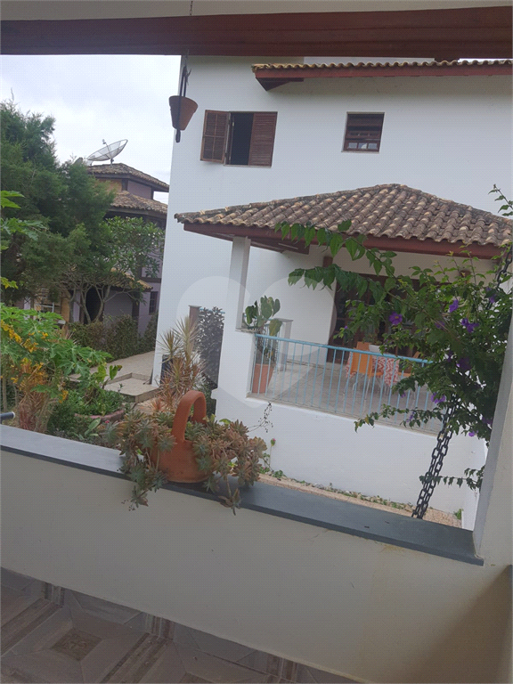 Chácara em Arujá dentro condomínio Fechado com lazer completo.