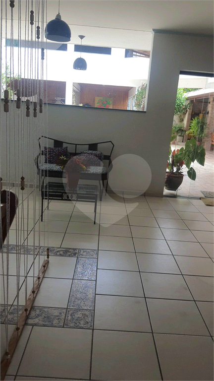 Chácara em Arujá dentro condomínio Fechado com lazer completo.