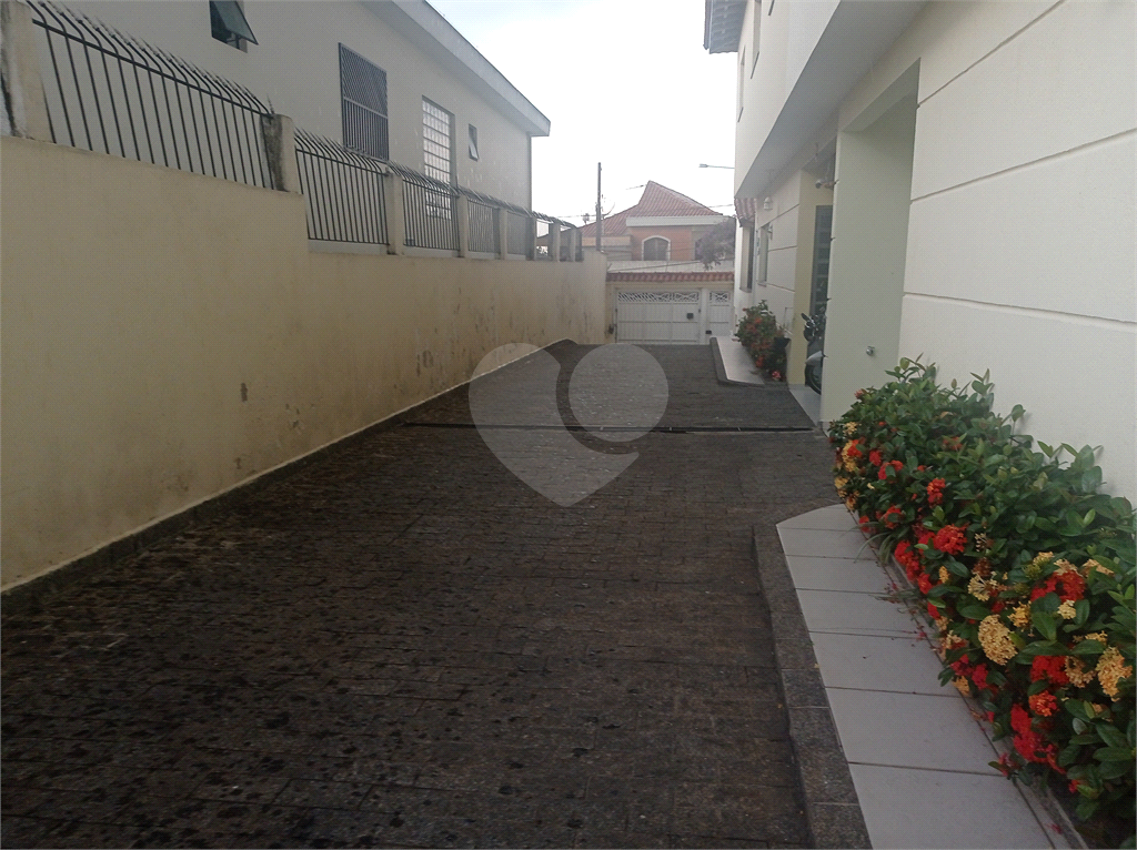 Sobrado em Condomínio Fechado na Vila Mazzei repleto de Armários Embutidos 03 dorm 03 vagas 