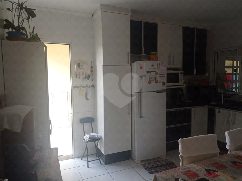 Sobrado em Condomínio Fechado na Vila Mazzei repleto de Armários Embutidos 03 dorm 03 vagas 