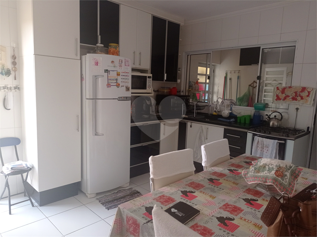 Sobrado em Condomínio Fechado na Vila Mazzei repleto de Armários Embutidos 03 dorm 03 vagas 