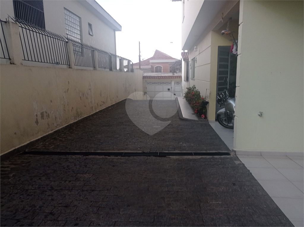 Sobrado em Condomínio Fechado na Vila Mazzei repleto de Armários Embutidos 03 dorm 03 vagas 