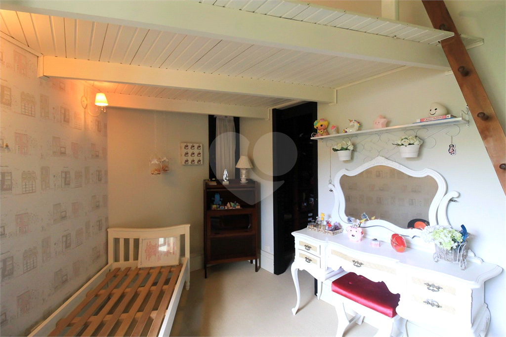 Sobrado para locação, 4 quartos (3 suítes), piscina, área gourmet, 4 vagas. Horto Jardim Ibiratiba