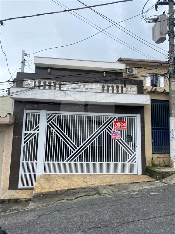 Sobrado para locação, 4 quartos (3 suítes), piscina, área gourmet, 4 vagas. Horto Jardim Ibiratiba
