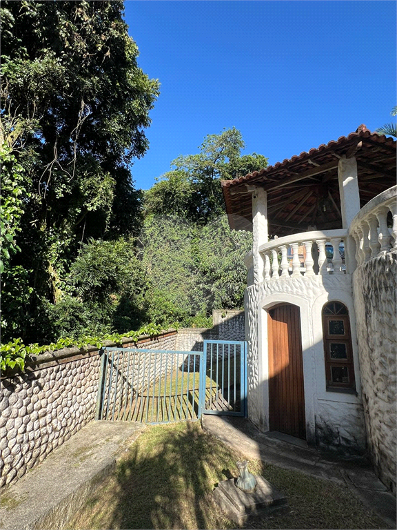 Casa de Condomínio à venda com 3 quartos, 259m² - Foto 10
