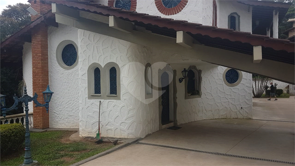 Casa de Condomínio à venda com 3 quartos, 259m² - Foto 2