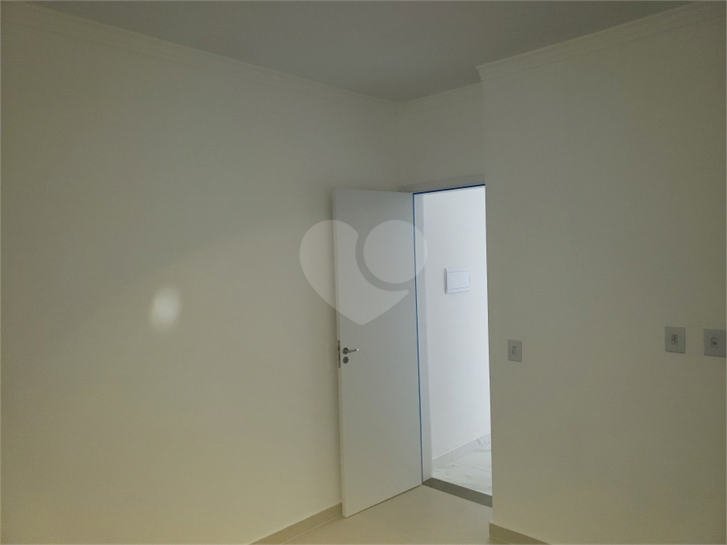 Belíssimo Apartamento em Condomínio Fechado na Parada Inglesa.
