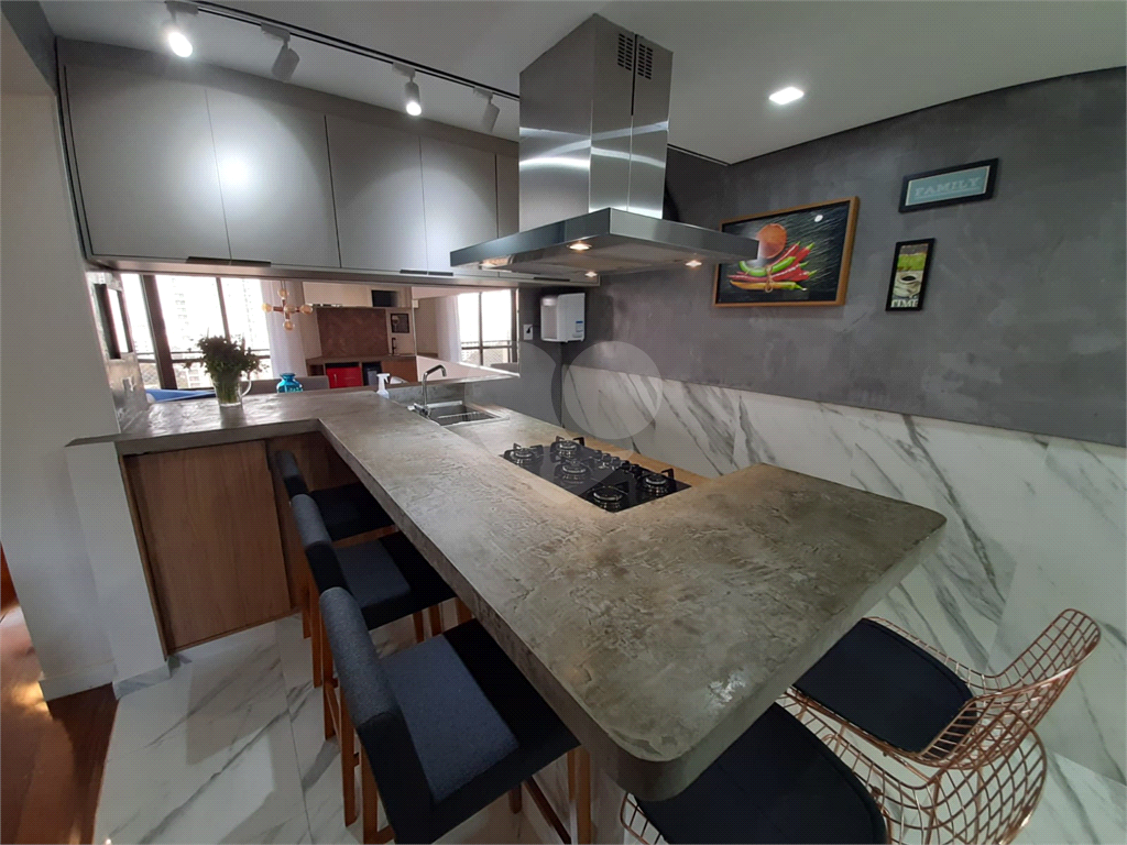 APARTAMENTO em SANTANA