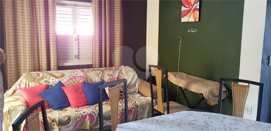 Casa com 4 dormitórios e 1 suíte com 220m2 no centro na cidade de APARECIDA/VALE DO PARAÍBA SP
