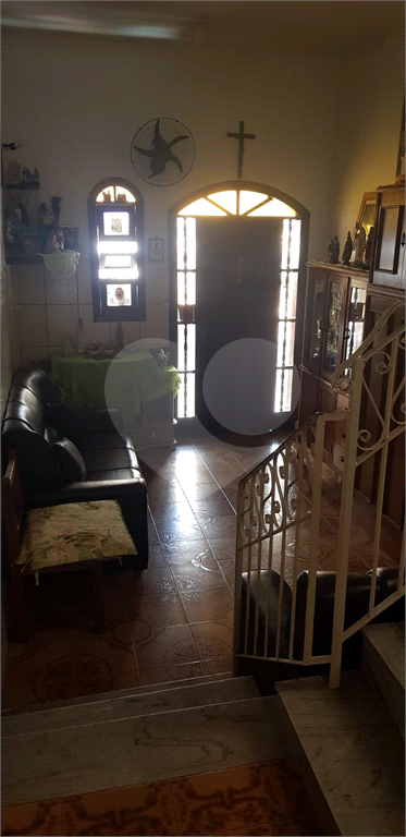 Casa com 4 dormitórios e 1 suíte com 220m2 no centro na cidade de APARECIDA/VALE DO PARAÍBA SP