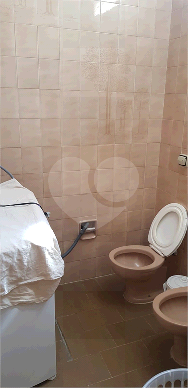 Casa com 4 dormitórios e 1 suíte com 220m2 no centro na cidade de APARECIDA/VALE DO PARAÍBA SP