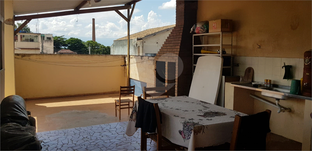 Casa com 4 dormitórios e 1 suíte com 220m2 no centro na cidade de APARECIDA/VALE DO PARAÍBA SP