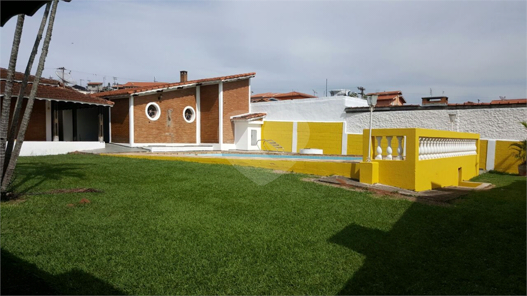 Casa à venda com 4 quartos, 500m² - Foto 2