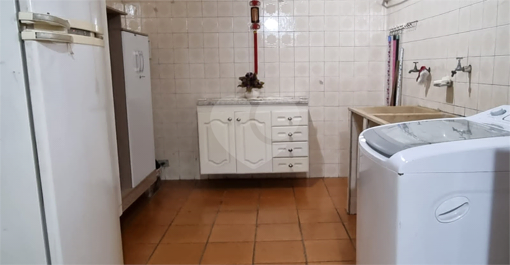 Sobrado com Ponto Comercial