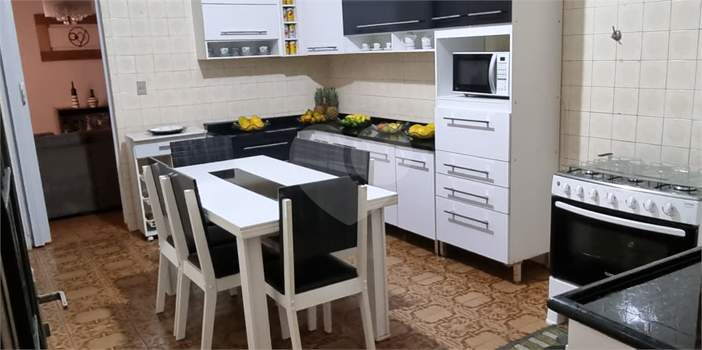 Sobrado com Ponto Comercial