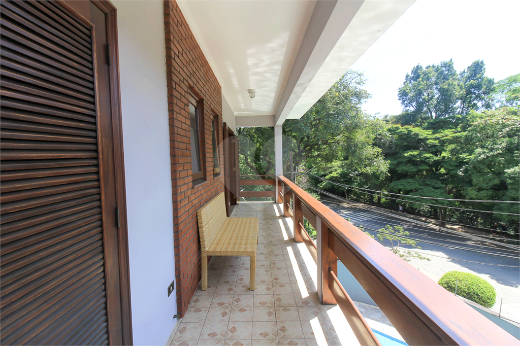 CASA À VENDA REFORMADA COM 4 QUARTOS (SUÍTES), PISCINA E 6 VAGAS NO CITY AMÉRICA