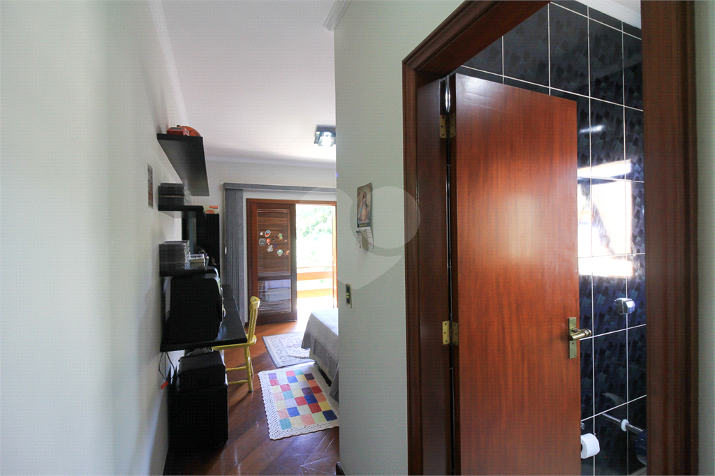 CASA À VENDA REFORMADA COM 4 QUARTOS (SUÍTES), PISCINA E 6 VAGAS NO CITY AMÉRICA